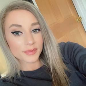 Meet your Posher, Chloe'